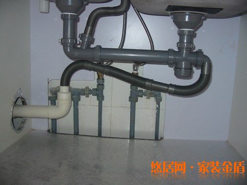 廚房水管安裝應(yīng)該注意哪些規(guī)范問(wèn)題？