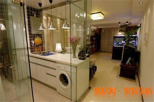 家居裝飾怎么巧妙運(yùn)用玻璃來(lái)裝飾？