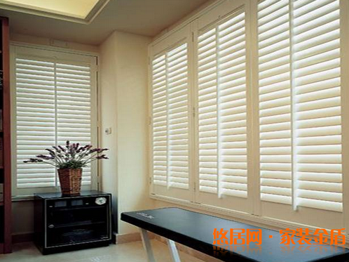 百葉窗簾應(yīng)該如何選購