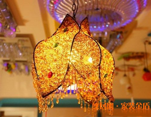 室內(nèi)裝飾燈具的安裝有哪些注意事項(xiàng)？