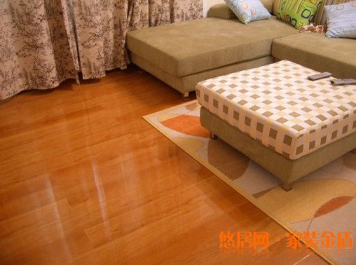 夏季復(fù)合地板保養(yǎng)