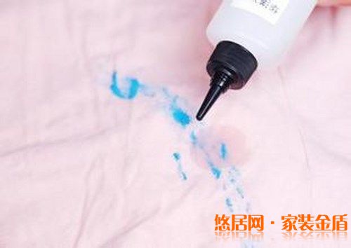 不小心沾上漆漬怎么去除干凈？